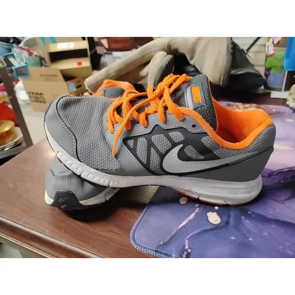 Nike Downshifter 6 Kid's Grey Sneakers Size 5.5Y